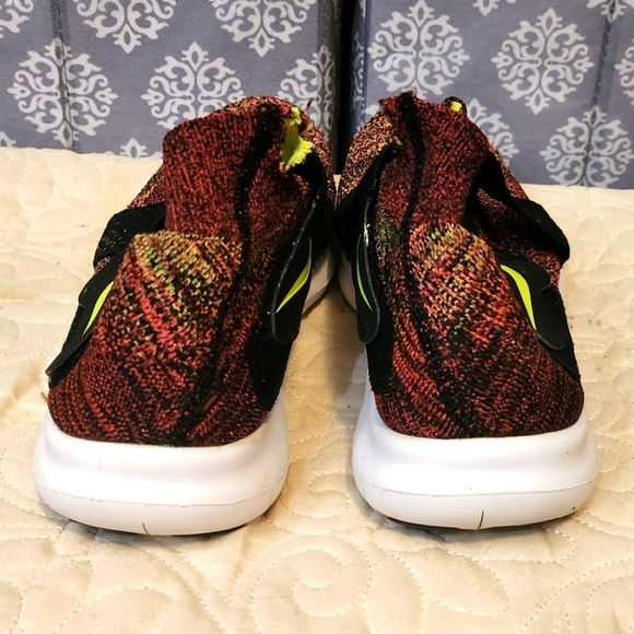 Nike Free Run Flyknit Running Shoes Red W10 - Picture 2 of 7